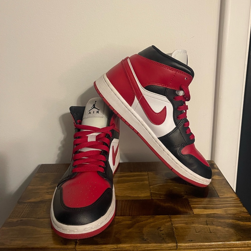 Women’s Nike Jordans Red & Black